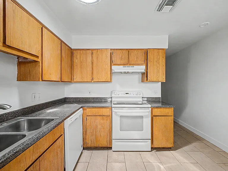1408 W Becker Ln #1 — Photo 11