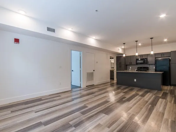 South Creekside Apartments