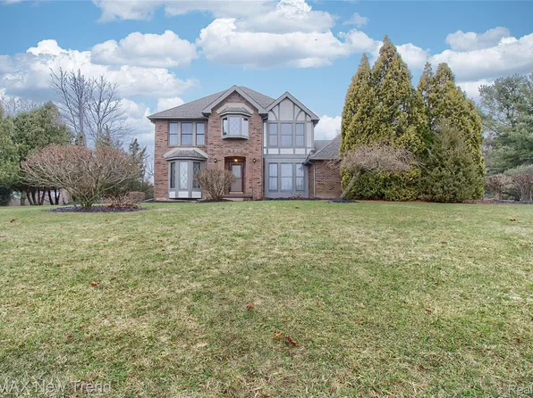 7252 Steeplechase Dr, Saline, MI 48176