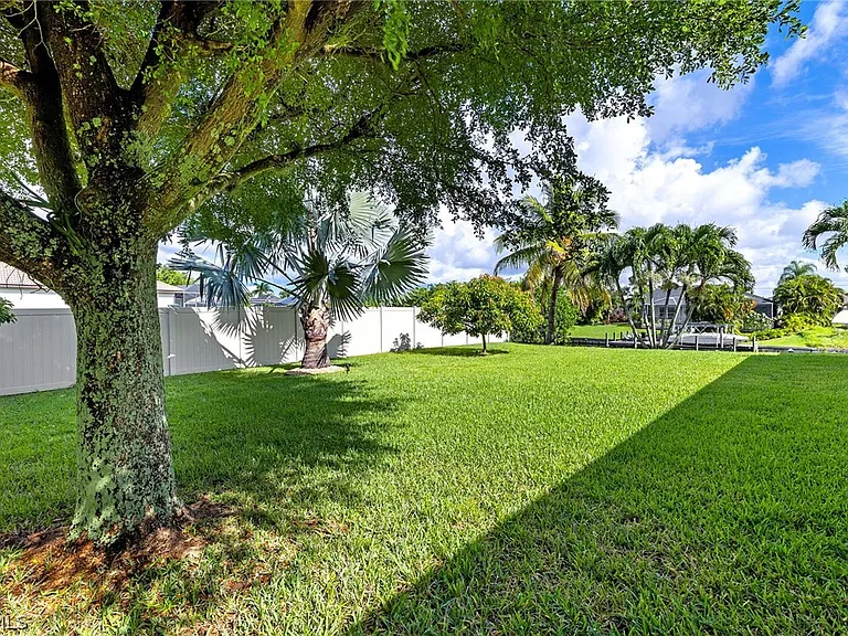 2013 SW 31st Ter — Photo 36