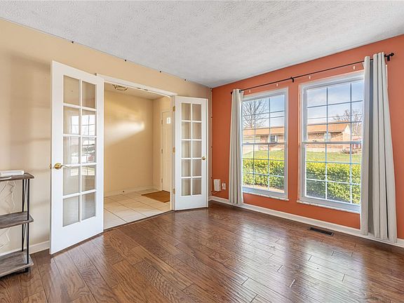 2nd image of 2110 Sir Lockesley Dr