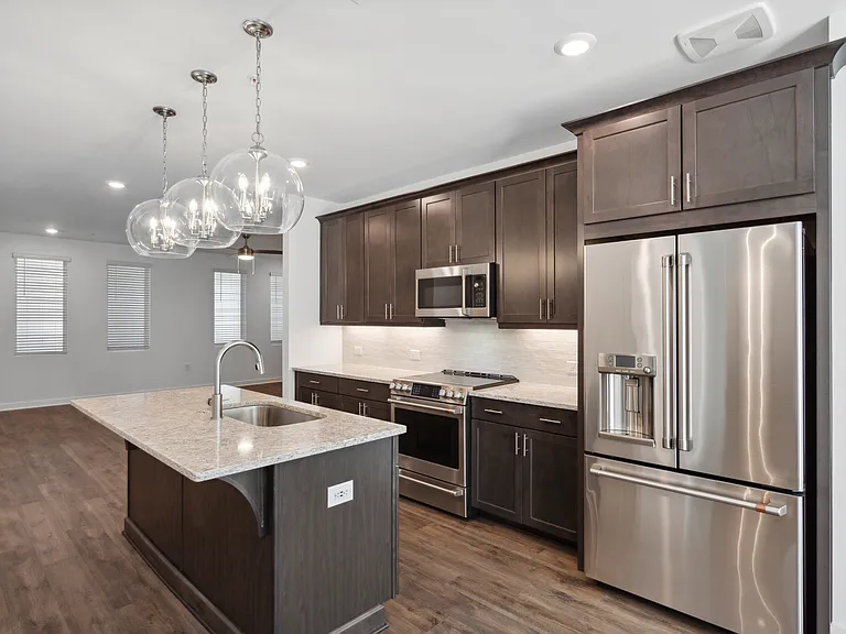 383 Grant Cir SE — Photo 4