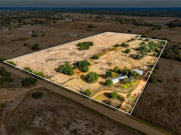 7300 Goehring Rd, Waldeck, TX 78946