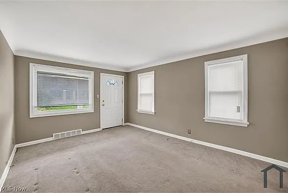 10721 Plymouth Ave — Photo 3