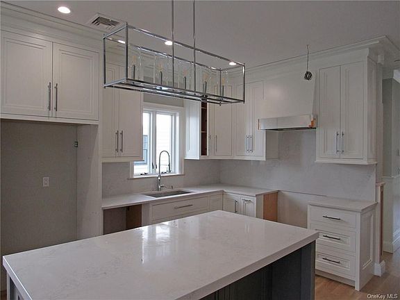 3rd image of 26 Franklin Ave