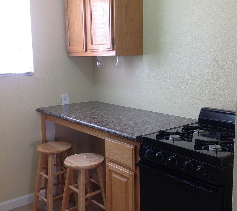 1st image of 836 26th St APT 03