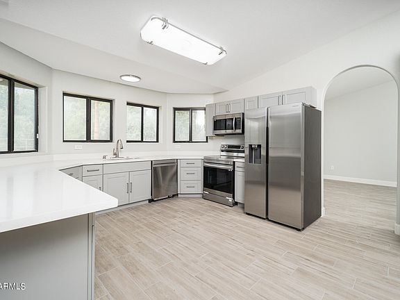 5th image of 6832 W COUNTRY GABLES Drive