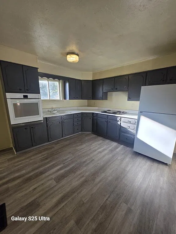 1345 S. Waugh — Photo 2