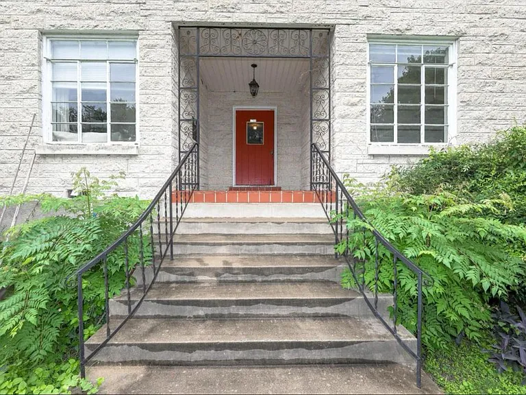 3300 Tom Green St #4 — Photo 3