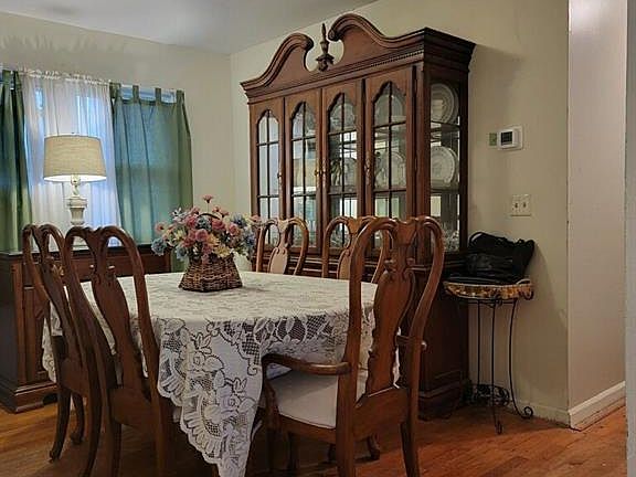 5th image of 1108 Warfield Drive