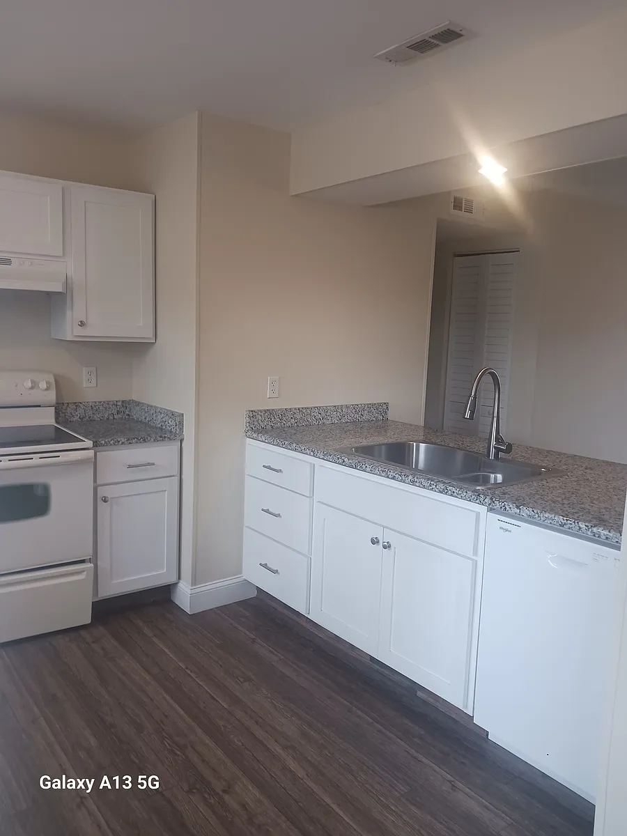 Building Photo - 3402 Dayton Blvd #C
