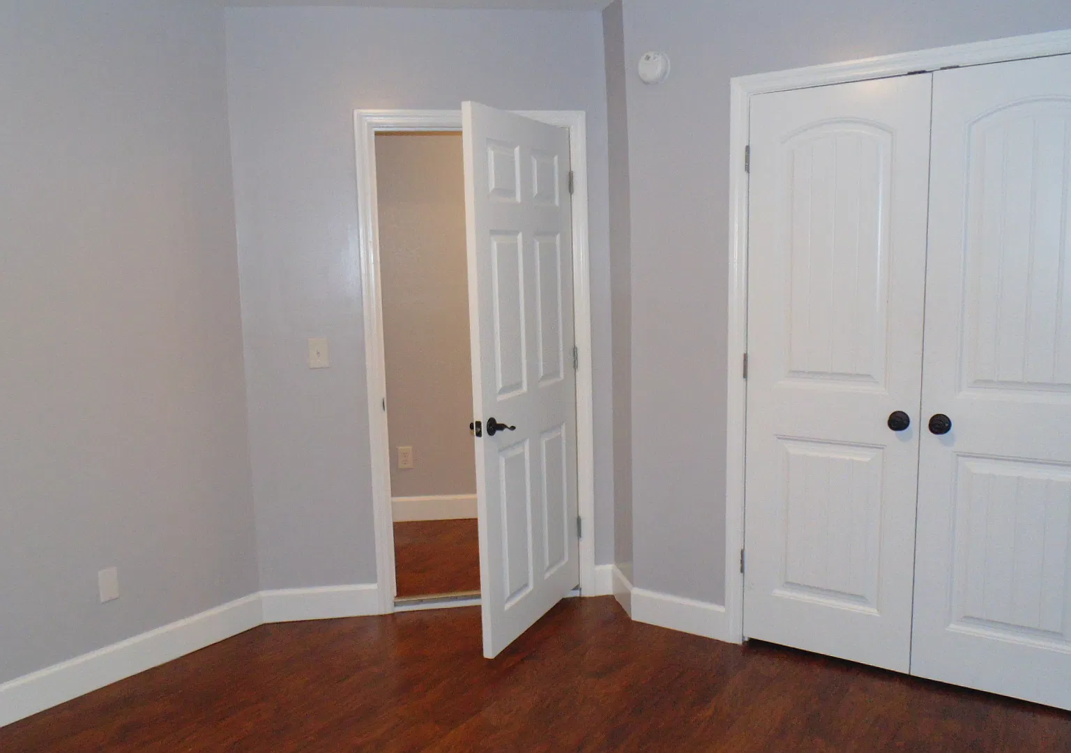 605 Guille Street - 1 — Photo 3