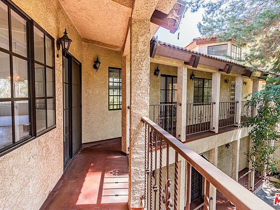 5th image of 2307 Castilian Dr