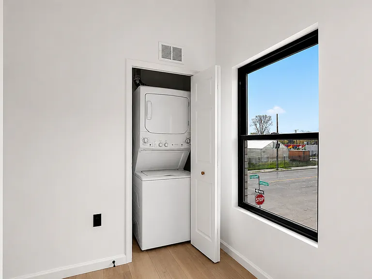 202 Washer & Dryer