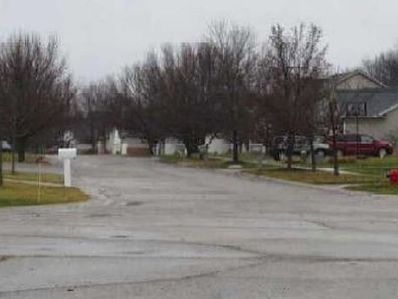 Exterior Neighborhood (street photo)