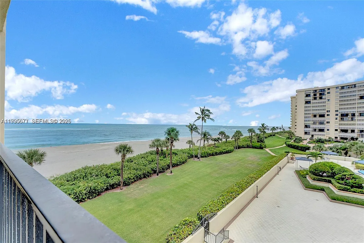 Building Photo - 400 Ocean Trail Way #401