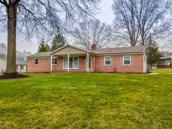 8666 Morning View Ave NW, Clinton, OH 44216