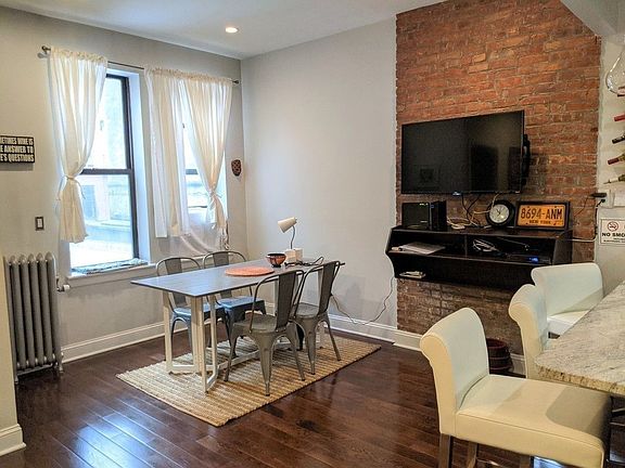 3rd image of 230 W 135th St