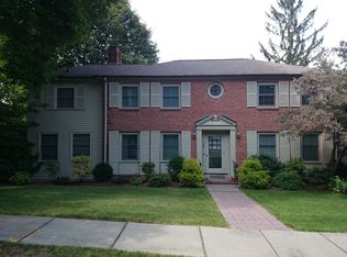 154 Woodchester Dr, Newton, MA 02467