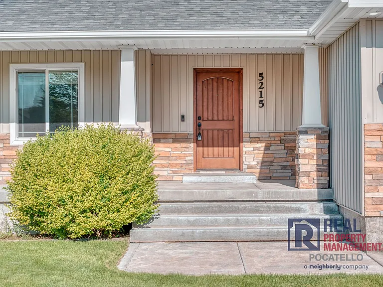 5215 Kymball Dr — Photo 3