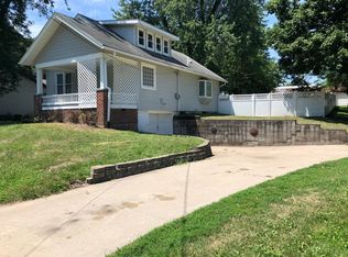 308 N 6th St, Savannah, MO 64485