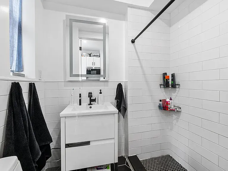 425 Amsterdam Ave #2N — Photo 5
