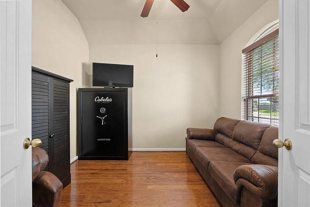 3 bed, 1803 sqft, $2,175 — Photo 4