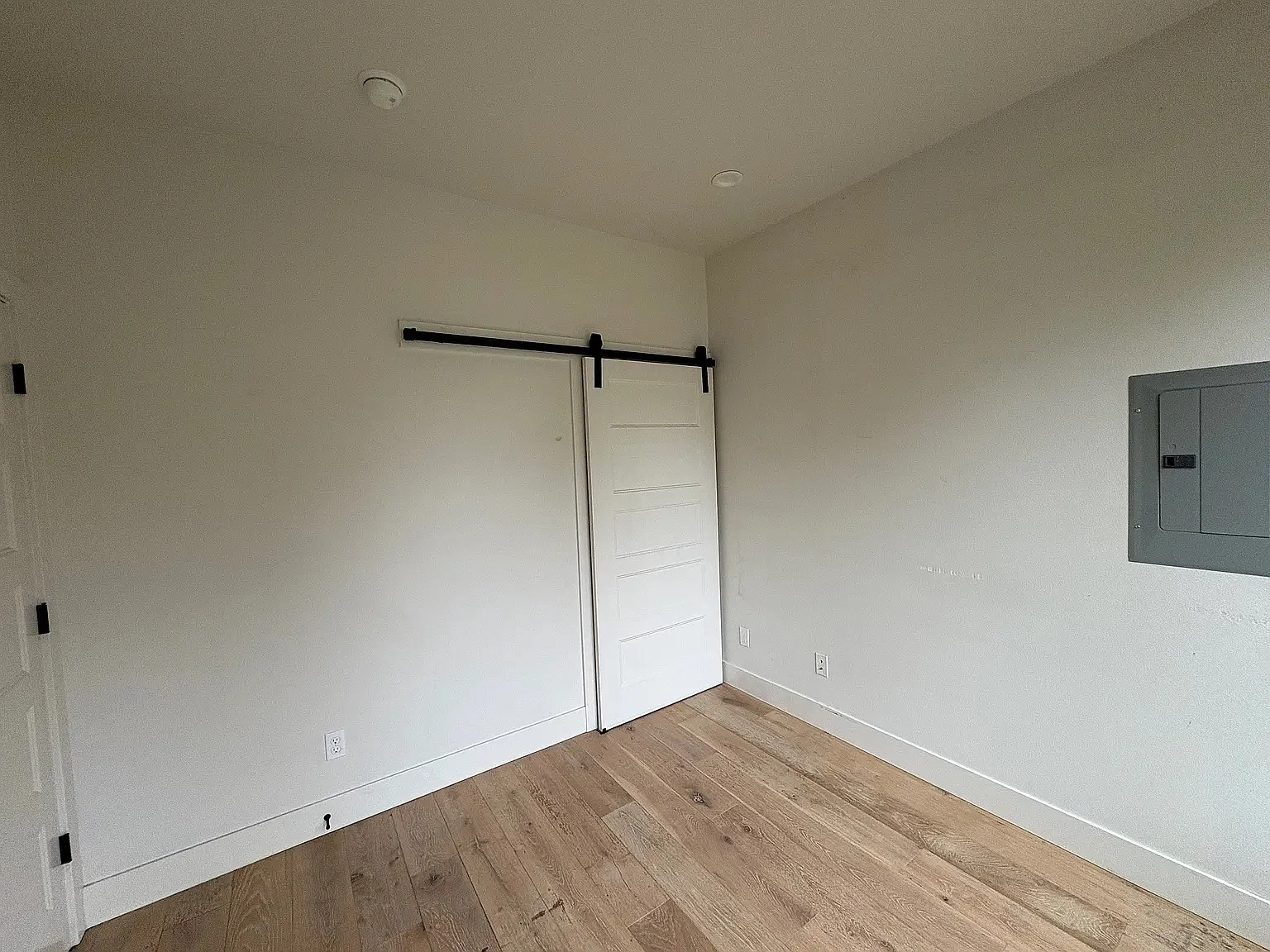 5 bed, 3.5 bath, 2200 sqft, $650 — Photo 4