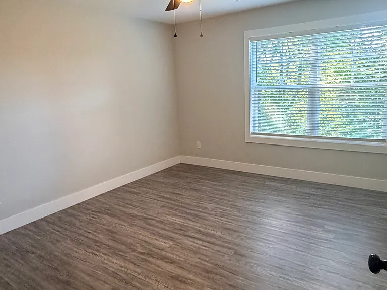 5926 Edmondson Ln — Photo 6