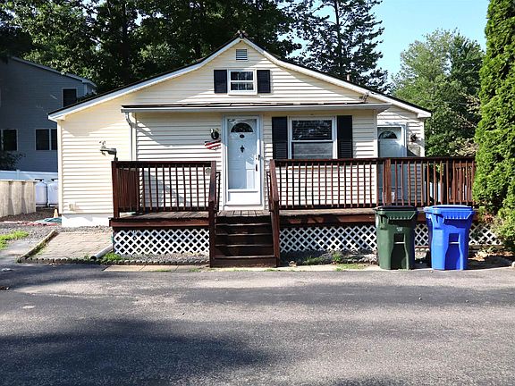 2nd image of 56 Arbutus Lane
