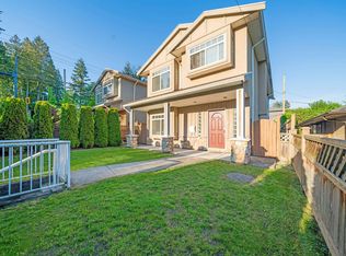 2052 Westview Dr, North Vancouver, BC V7M3B2