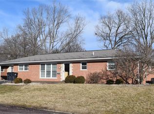 5 Exeter Ln, Belleville, IL 62226