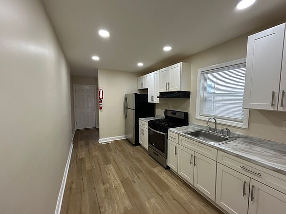 5th image of 174 Hancock St