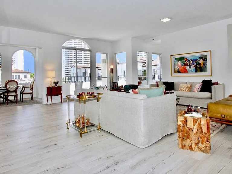 3500 Island Blvd #DPH01 — Photo 1