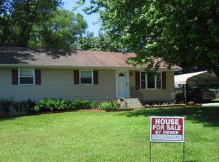 105 Orchard Ave, Felton, DE 19943