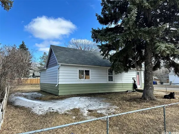 1502 F AVENUE N, Saskatoon, SK S7L 1X9
