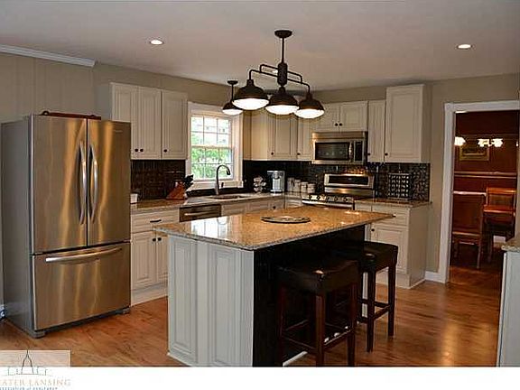 2nd image of 2820 E Southwood Dr