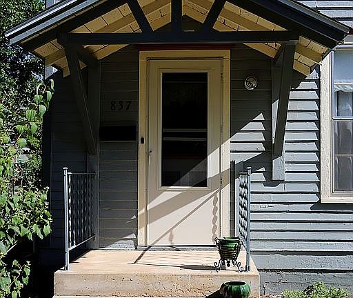 3rd image of 837 Lawrence St