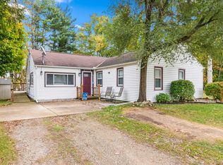 1125 Hickory Ln, Hillsdale, MI 49242