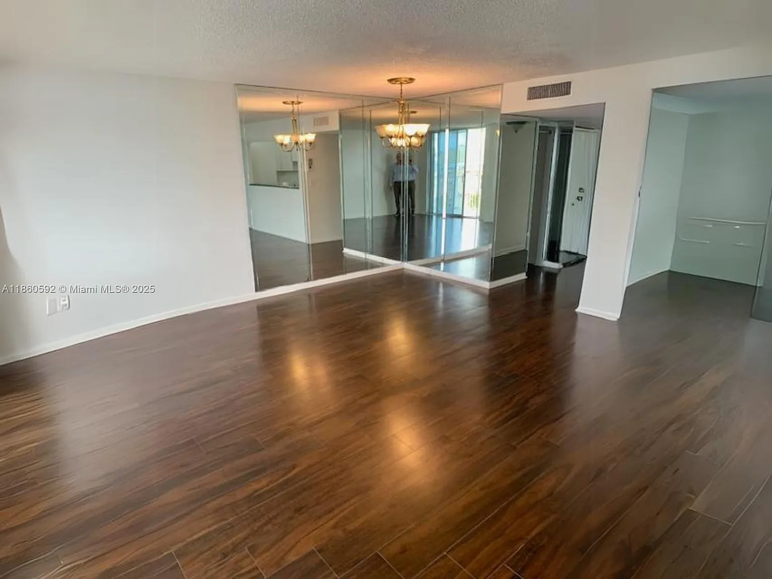 2 bed, 1466 sqft, $2,650 — Photo 3