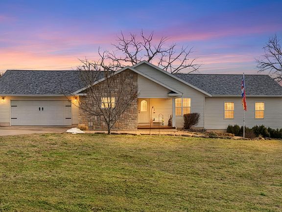 2nd image of 307 Palomino Road