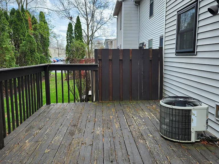1054 Syracuse Ln — Photo 10