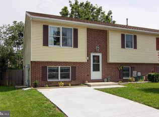 3 Stuart Cir, Hanover, PA 17331