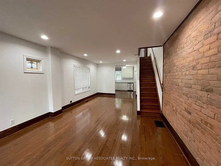 88 Kent Rd — Photo 2