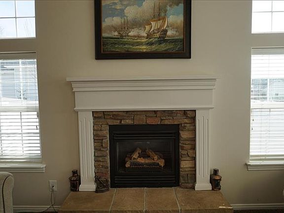 4th image of 530 Sycamore Cir