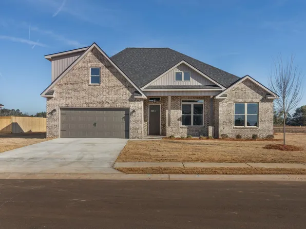 203 Farmland Cir, Perry, GA 31069