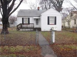 18 Gibson Rd, Hampton, VA 23669