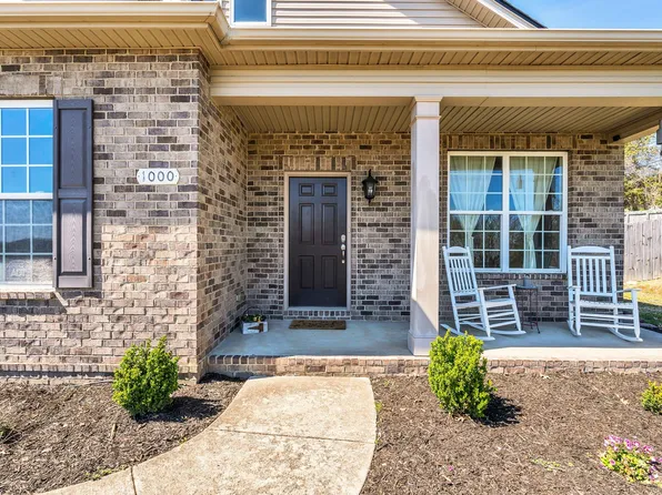 1000 Blair Oaks Ct, La Vergne, TN 37086