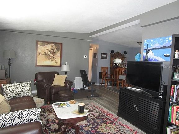 2nd image of 285 Pelican Dr N