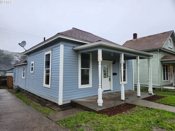 1426 SE Pine St, Roseburg, OR 97470